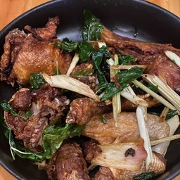 ไก่บ้านทอดสมุนไพร เล็ก