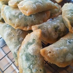 กุยช่ายทอด ไก่กรอบ ลูกชิ้นทอด กับแกล้ม