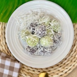 ขนมต้มอบควันเทียน (Thai Coconut Munchkins)