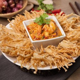 ยำเห็ดเข็มทองกรอบ