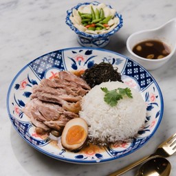 ข้าวขาหมูเนื้อล้วน / Rice with Stewed Pork Leg (Meat only)