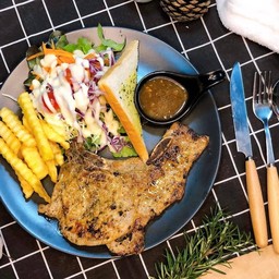 สเต็กหมูพอร์คชอปพริกไทยดำ