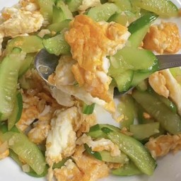 ข้าวแตงกวาผัดไข่