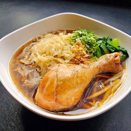 ก๋วยเตี๋ยวน่องไก่ตุ๋น