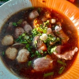 ก๋วยเตี๋ยวเรือบังซิลเป็ดย่างเกลือฮาลาล หาดใหญ่