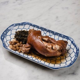 คากิล้วน / Stewed Pork Hock