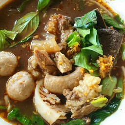ก๋วยเตี๋ยวเนื้อน้ำตก