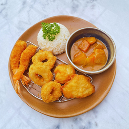 ข้าวทะเลซอสแกงกะหรี่ไทย