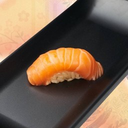 ซูชิแซลมอน                          (Salmon Sushi)