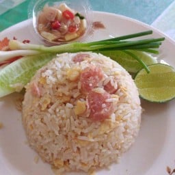 ข้าวผัดแหนม