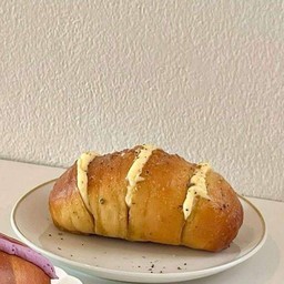 Garlic &Cream Cheese Shio Pan