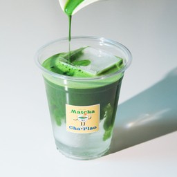 Pure matcha ชงกับน้ำแร่ (Marukyo Koyamaen) 14 Oz.
