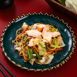 ยากิโซบะไก่ / Chicken Yakisoba