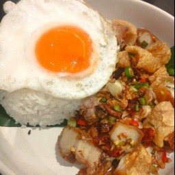 หมูกรอบผัดพริกเกลือ