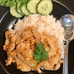 ข้าวไก่กระเทียม