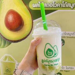 โยเกิร์ตสมูทตี้ (อโวคาโดอยู่ข้างล่าง)