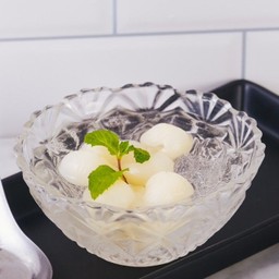 ลำไยลอยแก้ว / Longan in Syrup (Loy Kaew)