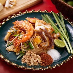 วุ้นเส้นผัดไทยซีฟู๊ด / Glass Noodle Pad Thai with Assorted Seafood