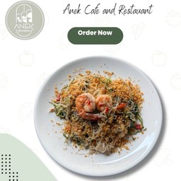 ผัดหมี่กระเฉดกุ้งสด