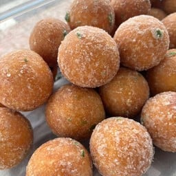 ขนมไข่หงส์ ไส้ถั่วเค็ม