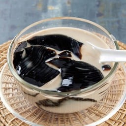 เฉาก๊วยนมสด