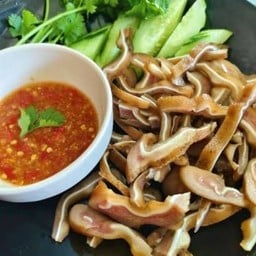 คุณลี่ หัวหมูพะโล้