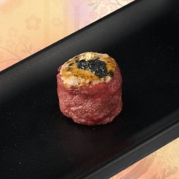 โรลวากิวทรัฟเฟิล                     (Wagyu Truffle Roll)