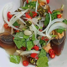 ยำไข่เยี่ยวม้า