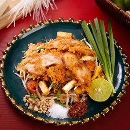 ผัดไทยไก่ / Pad Thai Chicken