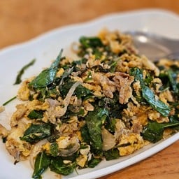 ใบเหลียงผัดไข่