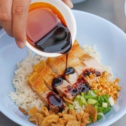 ข้าวแห้งหมูกรอบ.