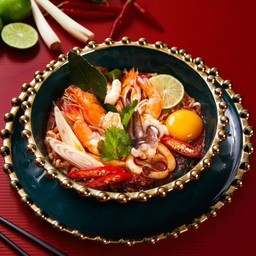 มาม่าต้มยำทะเลแตก / Spicy Seafood Tom Yum with Mama Noodles