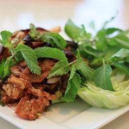 ลาบหมูกรุบกรอบ