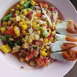 ตำข้าวโพด-ไข่เค็ม