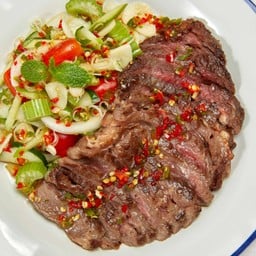 ยำเนื้อย่าง