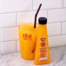 น้ำส้มคั้นสด / Freshly Squeezed Orange Juice