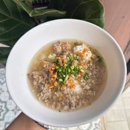 ข้าวต้มน้ำหมูบะช่อทรงเครื่อง