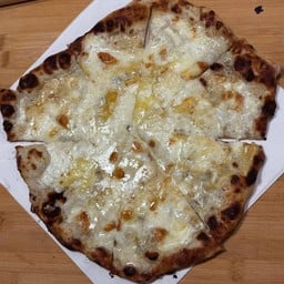 Wizard Mo l Pizza & Ice Cream Parlour