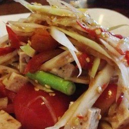 ตำไก่ยอ