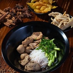 เส้นหมี่เนื้อรวม(พิเศษ)