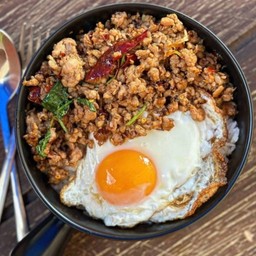 ข้าวผัดกระเพรา