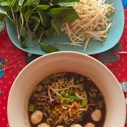 ก๋วยเตี๋ยวเรือหมูอ้วน
