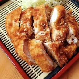 ข้าวไก่ทอดราดซอสเทอริยากิ