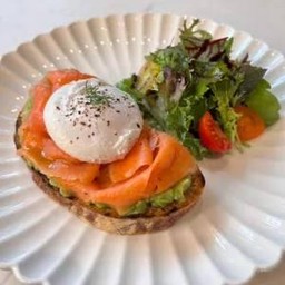 Salmon&Guacamole Toast