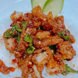 ข้าวกะเพราไก่กรอบ