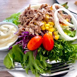 สลัดผักทูน่า