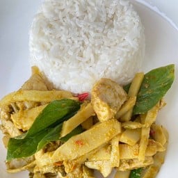 ข้าวราดผัดพริกแกงเขียวหวาน