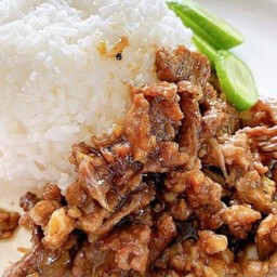 ข้าวราดเนื้อกระเทียม