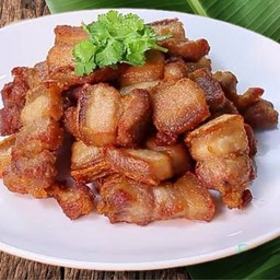 หมูสามชั้นทอดน้ำปลา