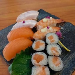 Mix sushi 3